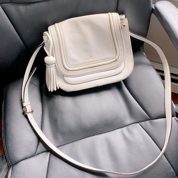 kate spade Handbags - Kate Spade White Cross Body Bag